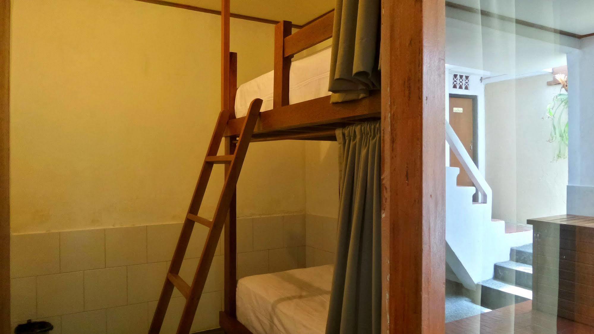 Friendly House Bali Hostel Ubud  Exterior photo