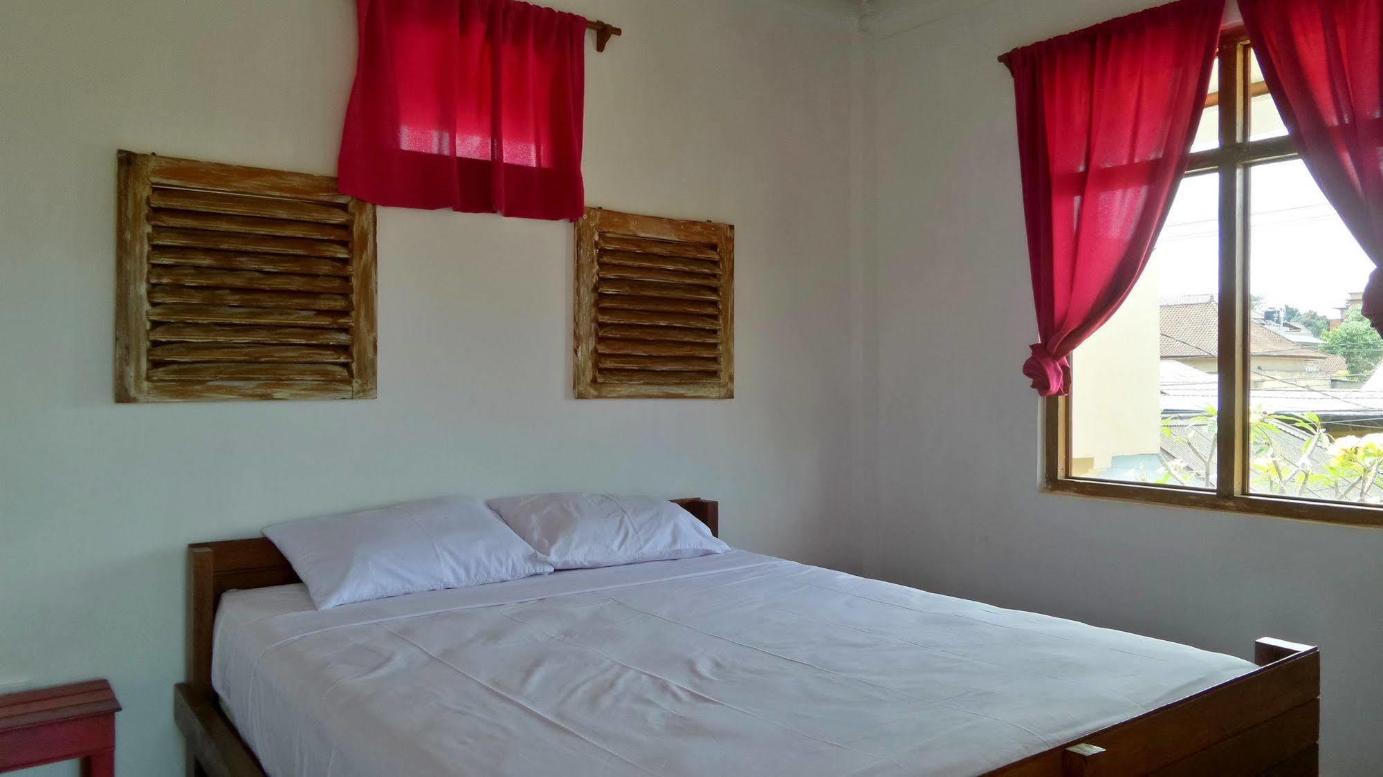 Friendly House Bali Hostel Ubud  Exterior photo