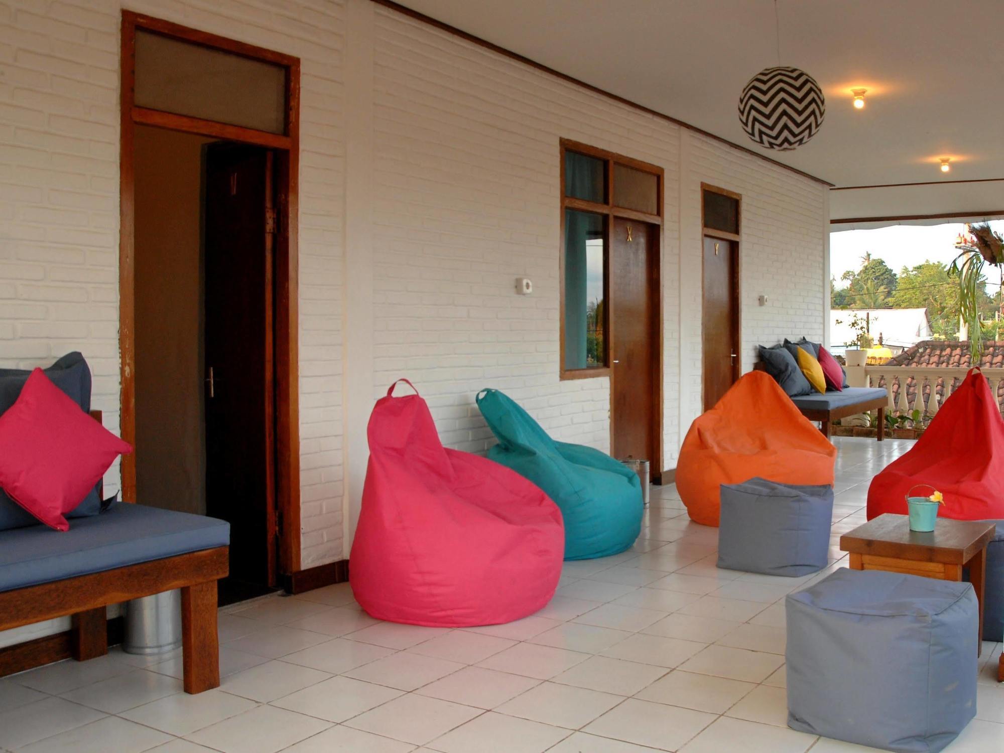 Friendly House Bali Hostel Ubud  Exterior photo